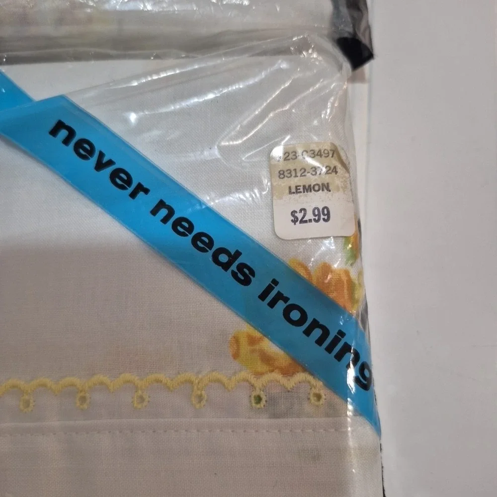 Vintage JcPenny's Twin Fitted & Flat Lemon Pattern Sheets. NOS Penn-Prest